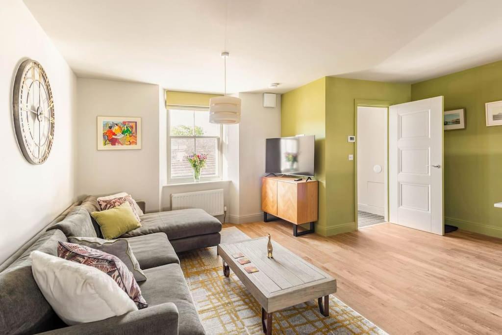 Shamrock, Bowness On Windermere, Superb One Bedroom Apartment With Private Parking Екстер'єр фото