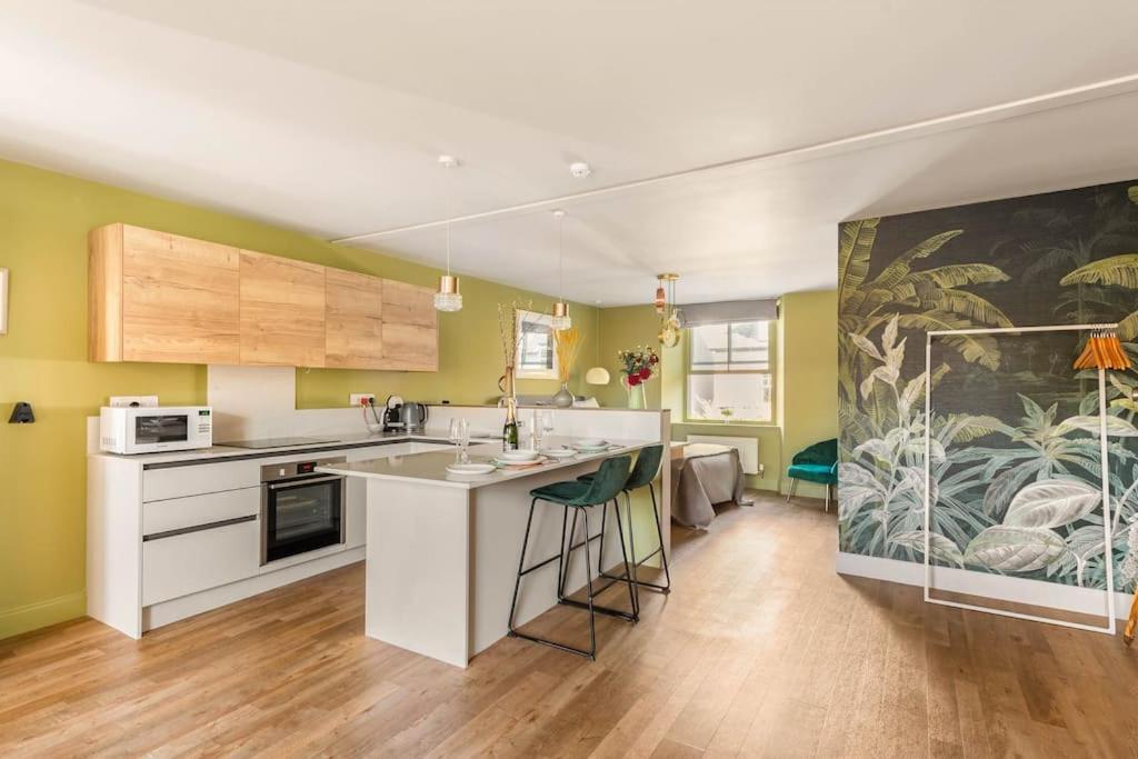Shamrock, Bowness On Windermere, Superb One Bedroom Apartment With Private Parking Екстер'єр фото