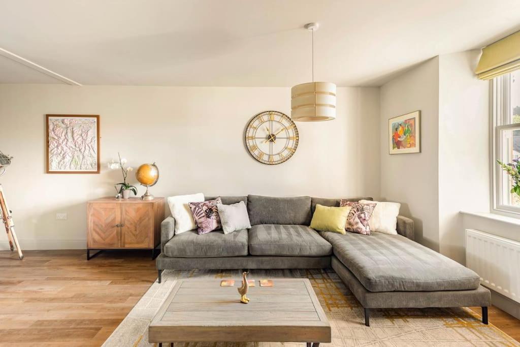 Shamrock, Bowness On Windermere, Superb One Bedroom Apartment With Private Parking Екстер'єр фото